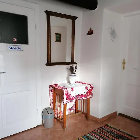 Zsambeki Vendeghaz -anno1815- Guest house *